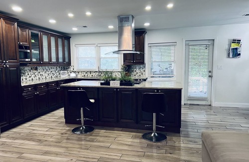 Cliftondale House | Oasis in South Fulton; pool, hot tub, games! Near Six Flags, shopping and more!