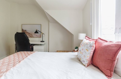 The Beaches House | Oasis in the Beaches Comfy 3BR w. Parking