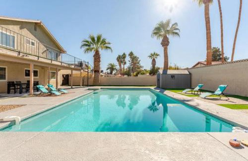 Paradise Villa | Oasis in the desert with huge heated Pool and SPA