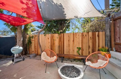 Highland Park Apartment | Oasis in the Los Angeles Hills - Highland Park