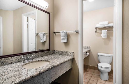 South Tacoma Hotel | Oasis Inn Tacoma near JBLM