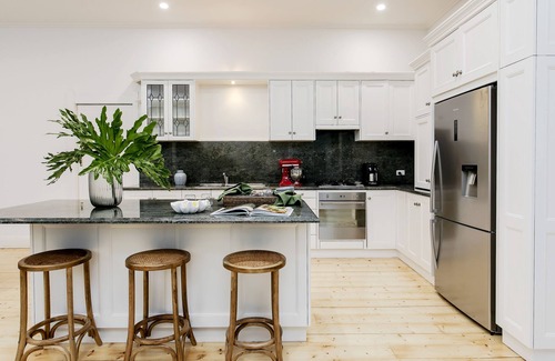 Dulwich House | Oasis - Luxe living, with pool/walk to cafes