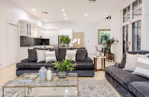 Dulwich House | Oasis - Luxe living, with pool/walk to cafes