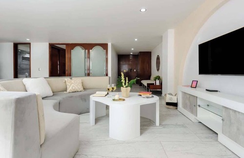 Polanco Apartment | Oasis of elegance & serenity in heart of Polanco