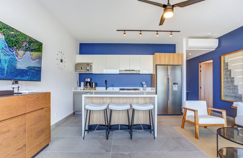 El Caloso Apartment | Oasis Rooftop Pool Ocean Views, Balcony Nr Romantic Zone