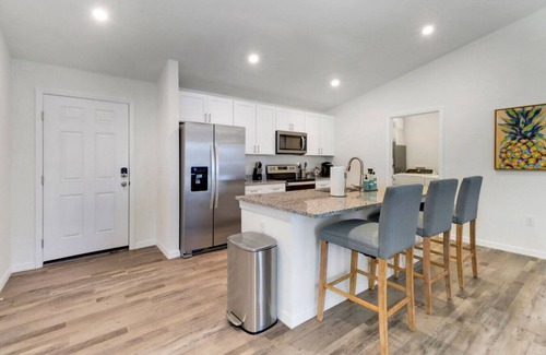 Mariner House | Oasis W/Heated Salt Water Pool & Screen In Patio!