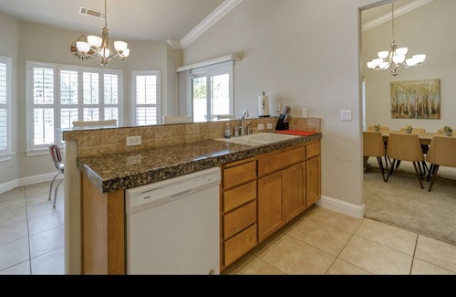 Redding House | *Oasis with breathtaking pool*4 bedrooms /Sleeps 10