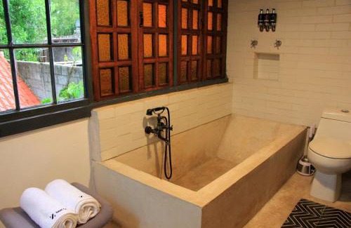 Barrio de Santiago Villa | Oasis with natural pool in the heart of Mérida
