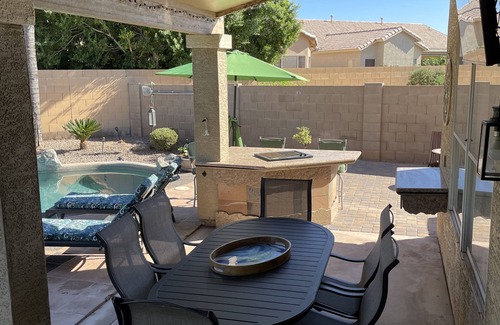 Steeple Hill House | OasisEverAwesome - 4bd/heated pool & spa optional