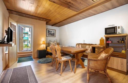Ruhland Apartment | Obere Ferienwohnung im Nebengebäude