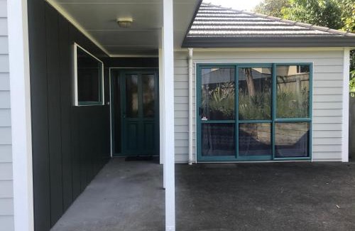 Paraparaumu House | Observation Holiday Home