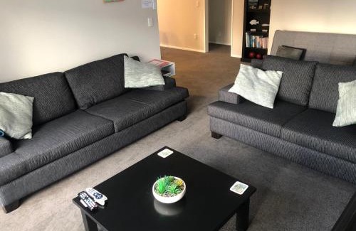 Paraparaumu House | Observation Holiday Home
