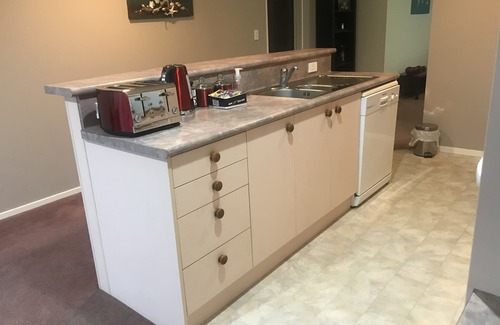 Paraparaumu House | Observation House, two bedroom house, close to shops, beach and eateries.