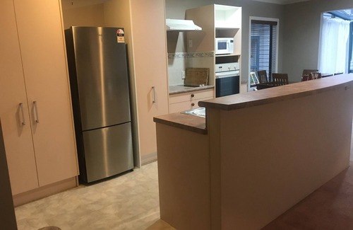 Paraparaumu House | Observation House, two bedroom house, close to shops, beach and eateries.