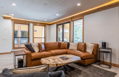 Mammoth Lakes House | Obsidian 300