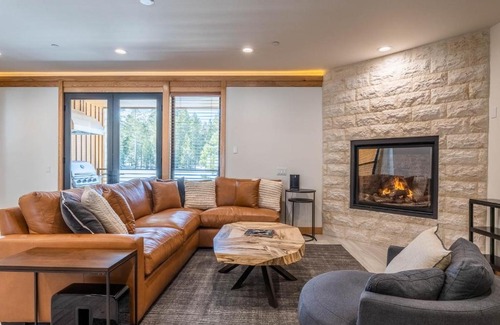 Mammoth Lakes House | Obsidian 300