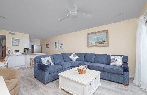 Duck Condo | OBX Condo w/Oceanview - 2 Minute Walk to the Beach!