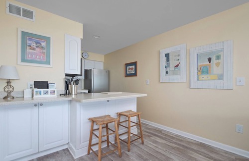 Duck Condo | OBX Condo w/Oceanview - 2 Minute Walk to the Beach!