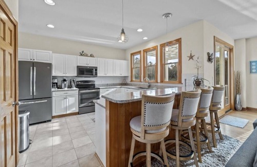 Buck Island House | OBX Corolla- Private Gated Community, Hot Tub, Man Cave, Turtle Pond, Beach