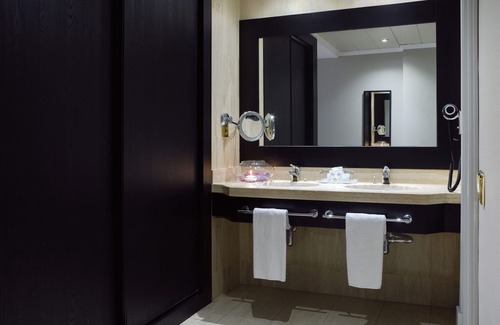 San Lazaro Hotel | Oca Puerta del Camino Hotel