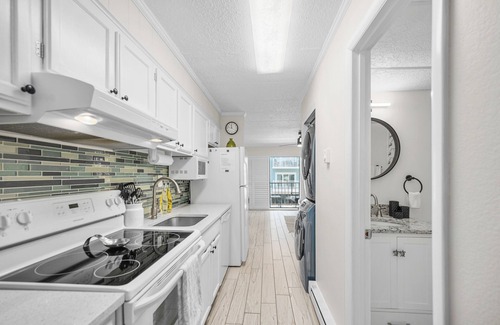 Ocean City Condo | Ocean and Bay view luxury condo with balcony