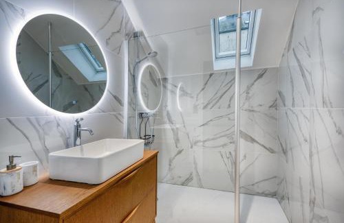 Concarneau Apartment | Ocean Blue