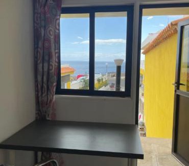 Fasnia House | Ocean breeze guest room