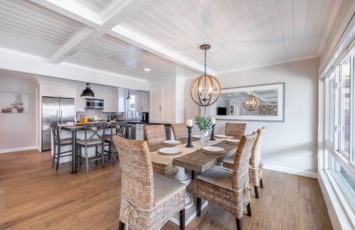 West Newport House | Ocean Breeze I by AvantStay | Steps to the Beach!