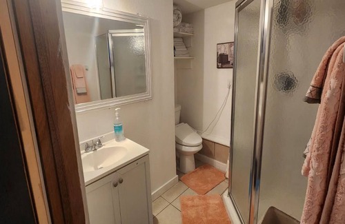 Ocean Shores House | Ocean breeze Rental with indoor Jacuzzi.
