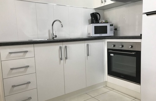 Queens Beach Apartment | Ocean Breeze Units