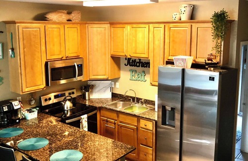 Gulfport House | Ocean Breeze Vacation Townhouse 3b-3bh Gated-POOL-DECK-WiFi 1.5B to BEACH Sleep9