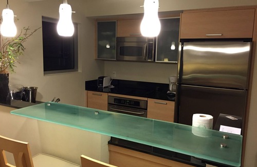 Sunny Isles Beach Condo | Ocean & City Views. 2 bedrooms 3 bathrooms. Oceanfront Bldg. Sunny Isles Bch, FL