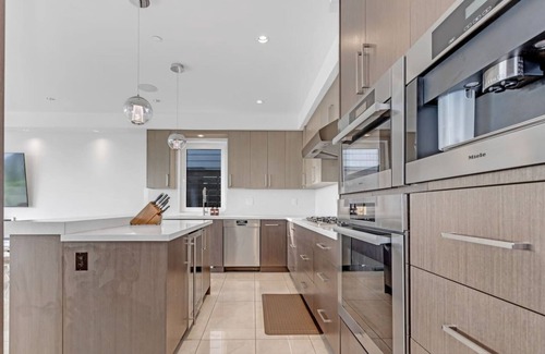 West Vancouver House | Ocean & City View Home
