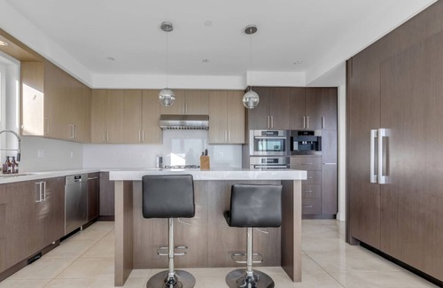 West Vancouver House | Ocean & City View Home