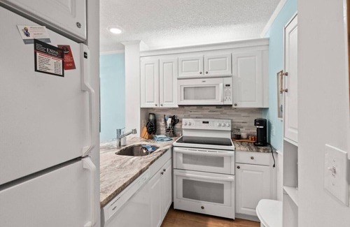 Myrtle Beach Condo | Ocean Creek Plantation Lodge 2 East 2152