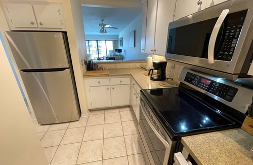 Central Beach Condo | Ocean Drive Oasis in Vero Beach - 2br/2ba - mere steps to everything!