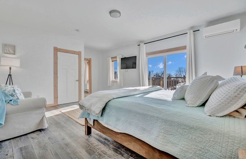 Owls Head House | Ocean Duplex with Walk to Beach for Large Families