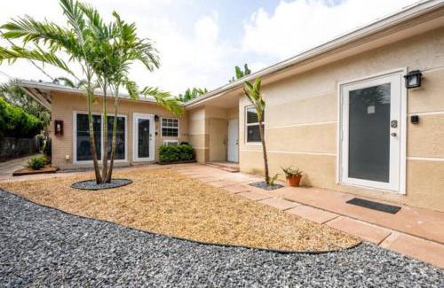 Lauderdale-by-the-Sea Apartment | Ocean Flats 2 - Lauderdale-by-the-Sea
