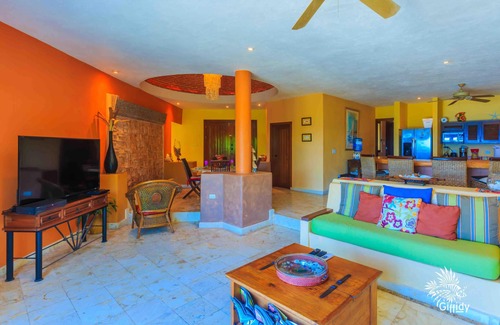 Isla Mujeres House | Ocean Front 4 BR w/Pool & Outdoor Space