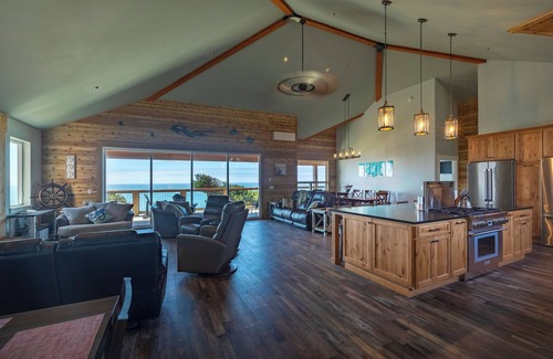 Seal Rock House | Ocean Front 6-bedroom house in tranquil Seal Rock with WiFi. Relax and unwind