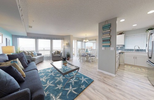 Seaside Condo | OCEAN FRONT: A WAVE FROM IT ALL: Seaside Vacation Homes, Inc Managed