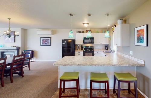 Yachats House | Ocean Front, Amazing Views! Hot Tub! Dog Friendly!