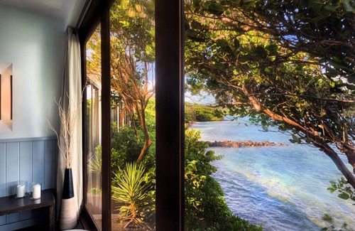 Fort Jeudy Villa | Ocean Front Cliffside - 1 Bedroom Villa with pool