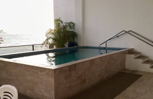 Boca de Tomatlan Condo | Ocean front condo on Mismaloya Bay