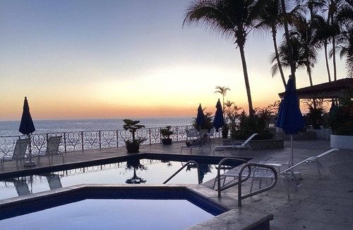 Boca de Tomatlan Condo | Ocean front condo on Mismaloya Bay
