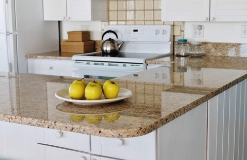 Chatham Condo | Ocean-Front Condo Sleeps 6 (Light-filled end unit facing Ocean on Starfish Ln)!