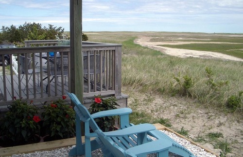 Chatham Condo | Ocean-Front Condo Sleeps 6 (Light-filled end unit facing Ocean on Starfish Ln)!
