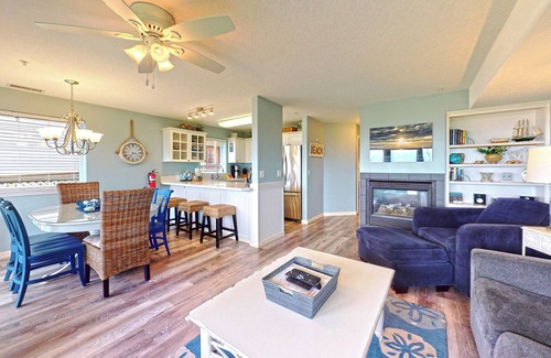 Seaside Condo | OCEAN FRONT: DEJA BLUE: Seaside Vacation Homes, Inc Managed