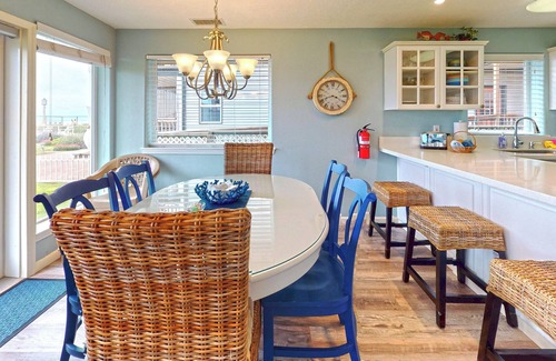 Seaside Condo | OCEAN FRONT: DEJA BLUE: Seaside Vacation Homes, Inc Managed