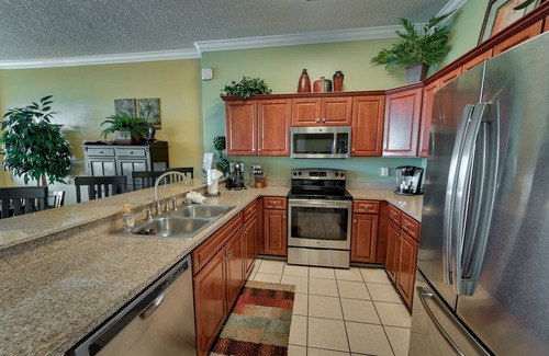 Long Beach Condo | OCEAN FRONT! FREE BEACH CHAIRS INCLUDED - AMAZING 5 STAR OCEAN FRONT CONDO